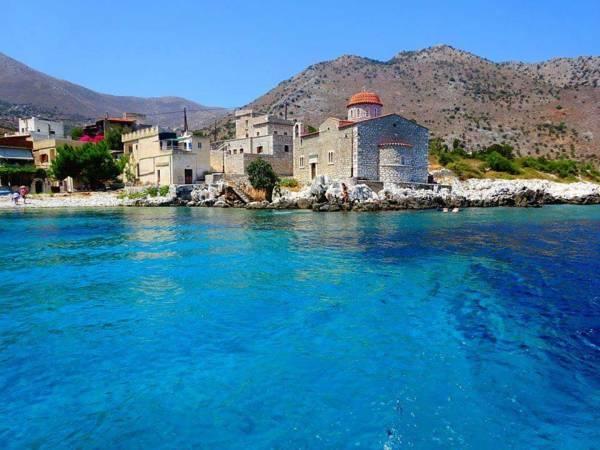 Castle Rizaraki Hotel Kokkala Exterior photo